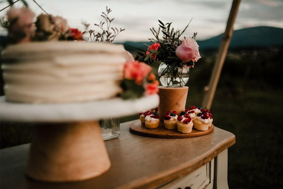 VERÓNICA Y AITOR: CUANDO EL AMOR TODO LO PUEDE pastel-boda 