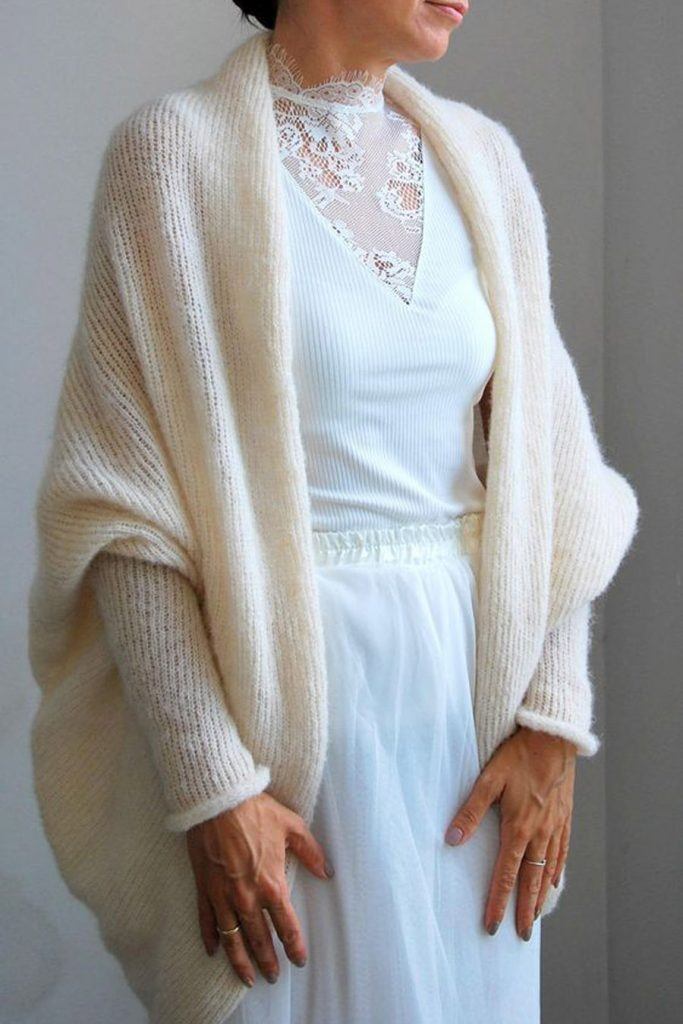 TENDENCIA: NOVIAS CON CÁRDIGAN novias-cardigan-683x1024 