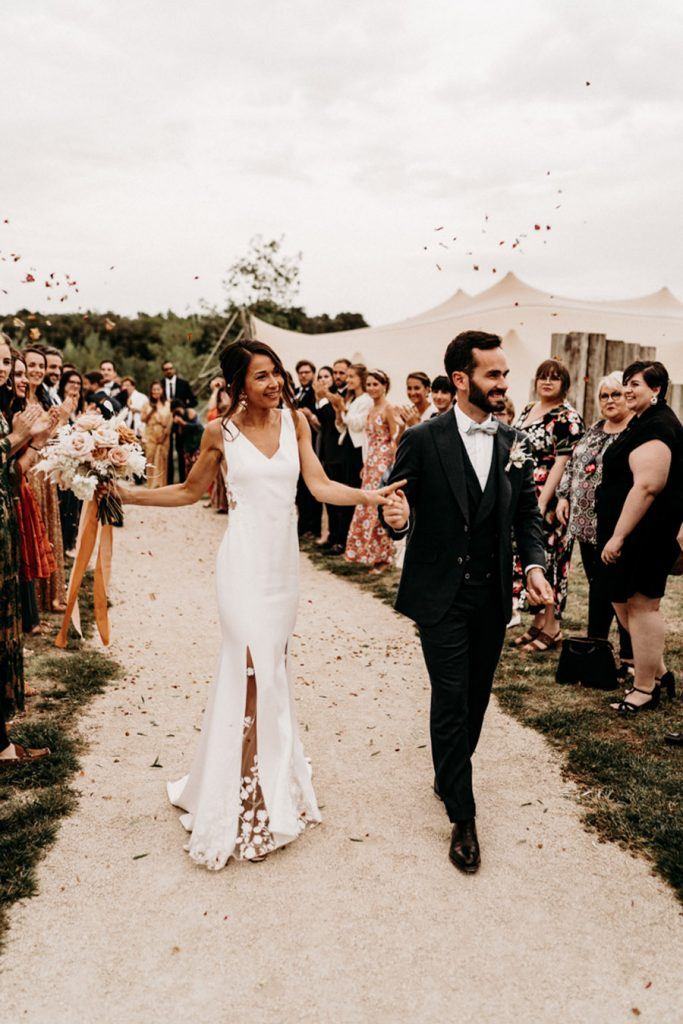 FLORINE & FLORIAN: ROMÁNTICA BODA DE OTOÑO salida-novios-683x1024 