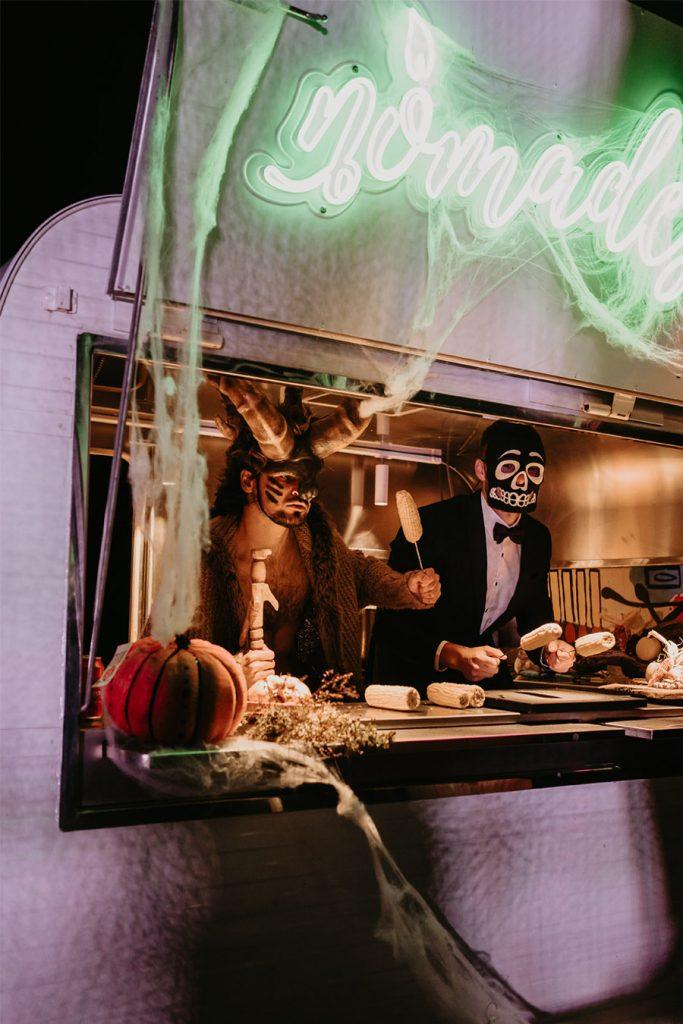 SAMHAIN, VIDA Y MUERTE, AMOR Y DOLOR samhain-foodtruck-683x1024 