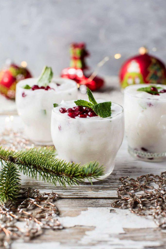 3 IDEAS DE CÓCTELES NAVIDEÑOS QUE SORPRENDERÁN A TUS INVITADOS mojito-navidad-683x1024 