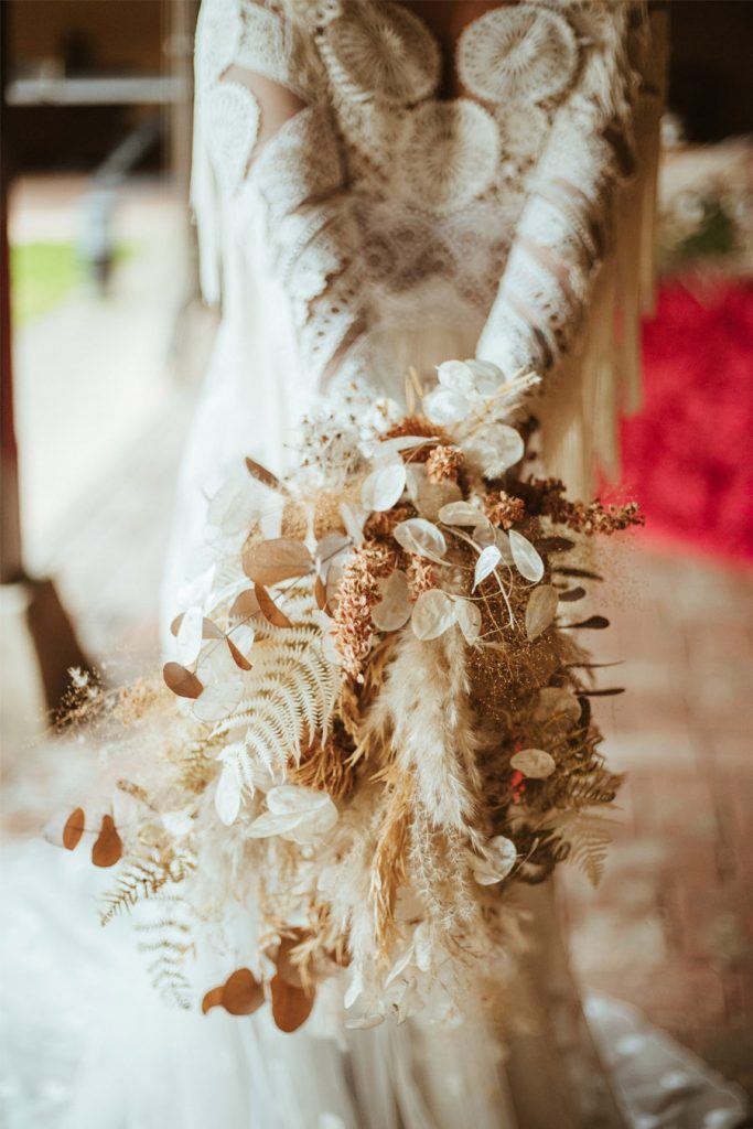 BODA EN UN CASERÍO CASTELLANO ramo-novia-683x1024 