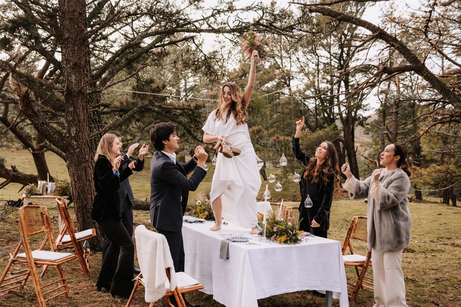 UNA BODA ÍNTIMA EN EL MONTE VASCO fiesta-boda 