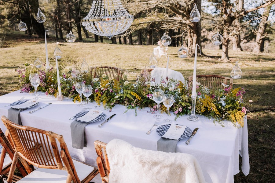 UNA BODA ÍNTIMA EN EL MONTE VASCO mesa-boda 