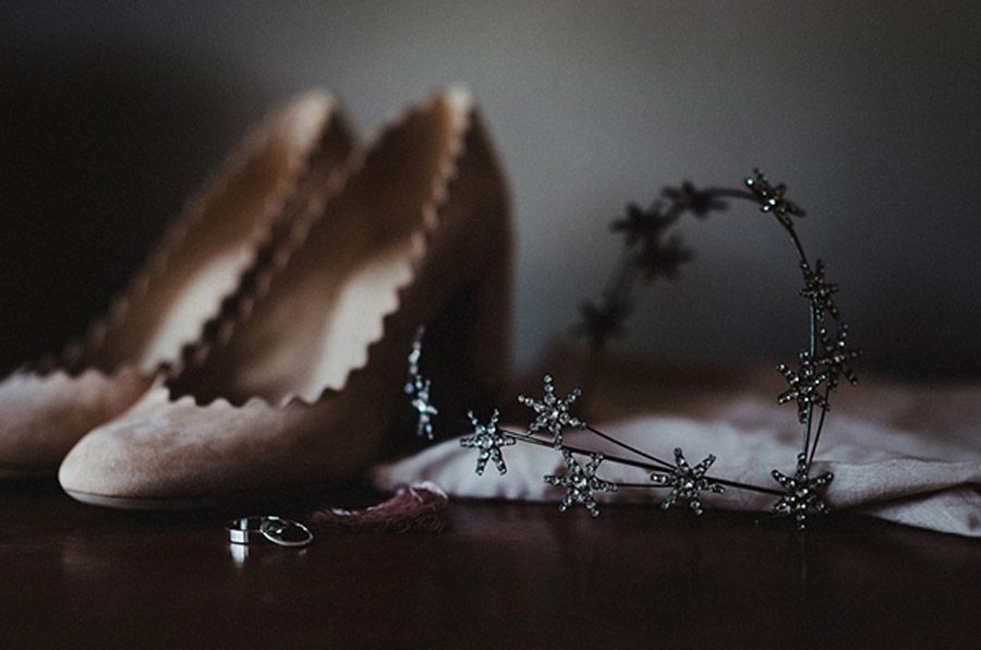 HOLLY & CHRIS: BODA EN TU BAR FAVORITO zapatos-novia 