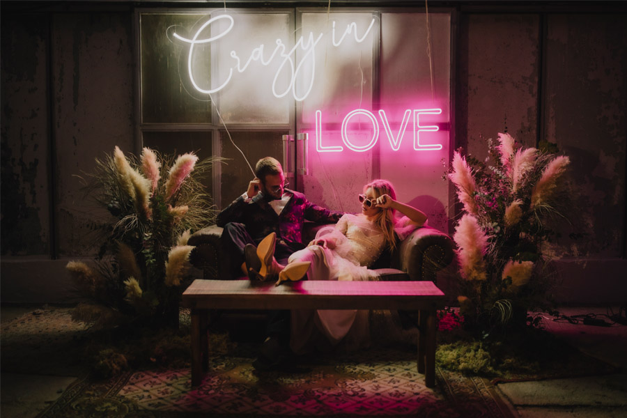 CRAZY LOVE boda-neon 