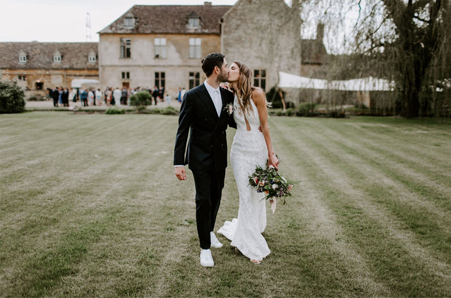 ZOE & JACOB: BODA EN LA CAMPIÑA INGLESA jardin-boda 