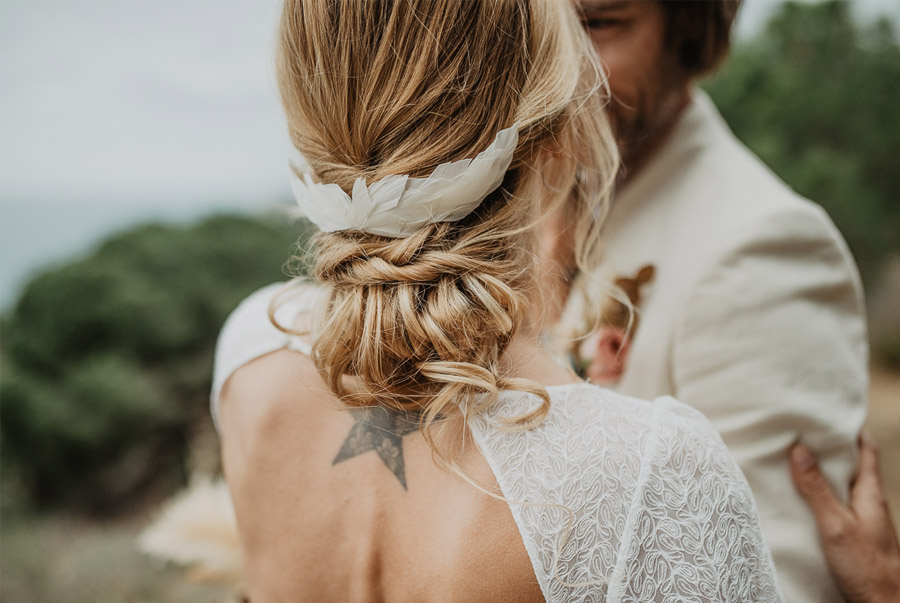 SALACIA, UNA SLOW WEDDING EN LA COSTA MEDITERRÁNEA tocado-novia 