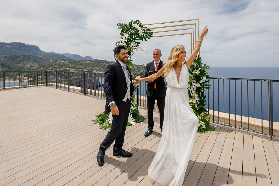 MARTINA Y ÁLVARO: GLAMOUR EN MALLORCA salida-novios-1 