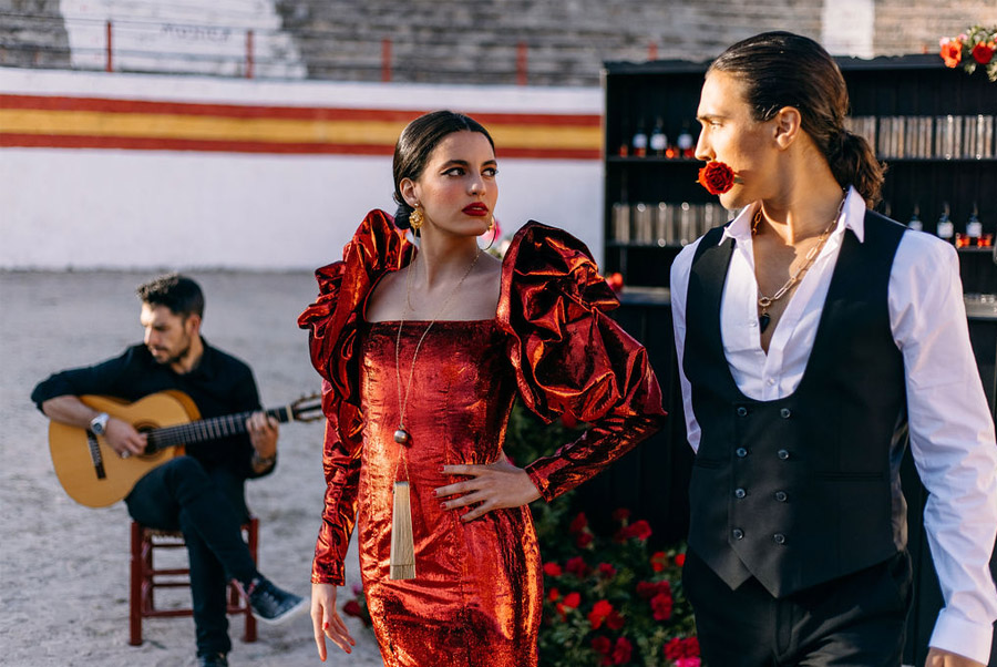 PODERÍO, EL ARTE DE UNA BODA EN EL SUR novios-sevillanas 