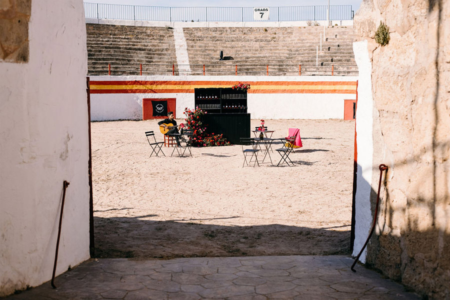 PODERÍO, EL ARTE DE UNA BODA EN EL SUR plaza-toros-deco-boda 