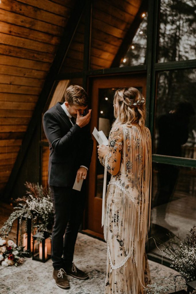 BODA DE OTOÑO EN UNA CABAÑA ceremonia-boda-rustica-683x1024 