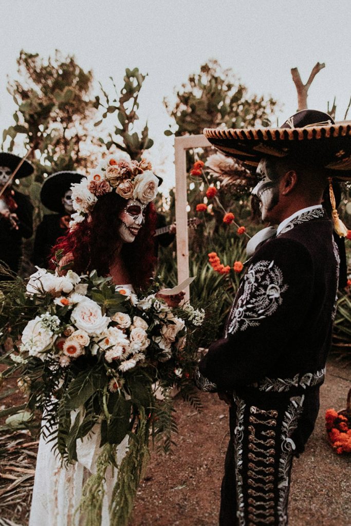 BODA EL DÍA DE DIFUNTOS novios-halloween-683x1024 