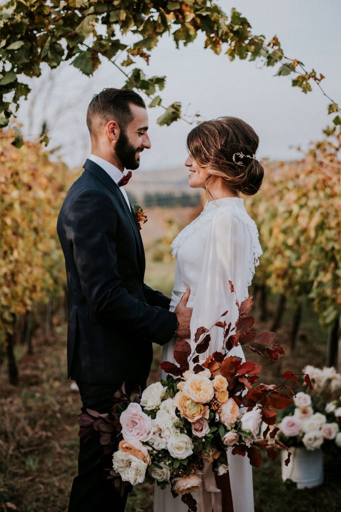 UNA BODA DE OTOÑO EN LA CAMPIÑA ITALIANA boda-otono-ceremonia-683x1024 