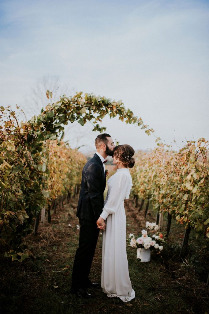 UNA BODA DE OTOÑO EN LA CAMPIÑA ITALIANA boda-otono-novios-683x1024 