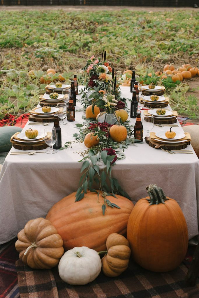 INSPIRACIÓN PARA UNA BODA ÍNTIMA DE OTOÑO mesa-otono-calabazas-683x1024 