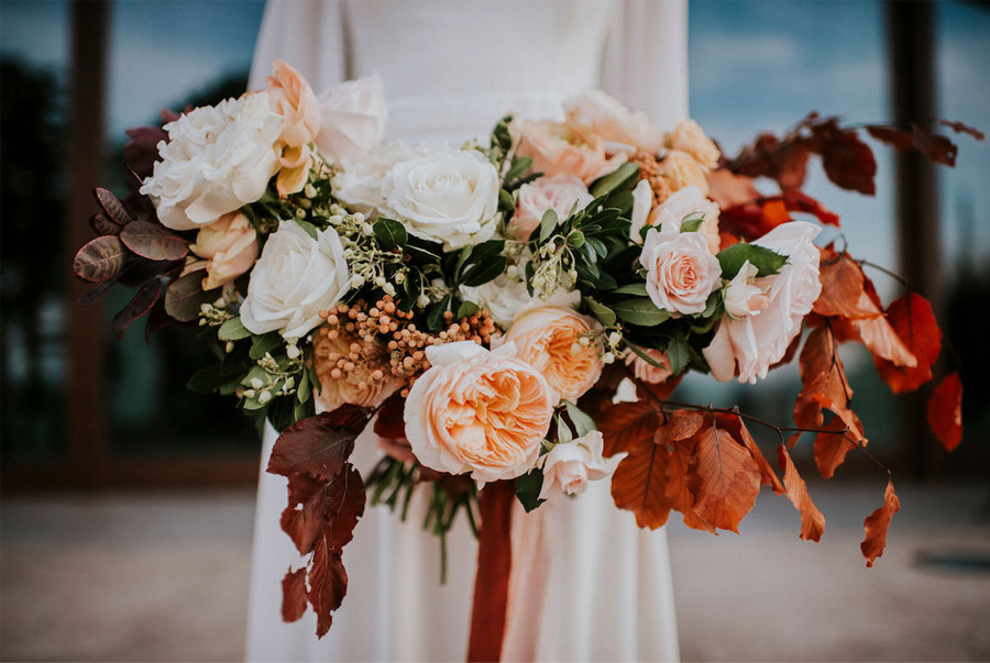 UNA BODA DE OTOÑO EN LA CAMPIÑA ITALIANA ramo-novia-otono 