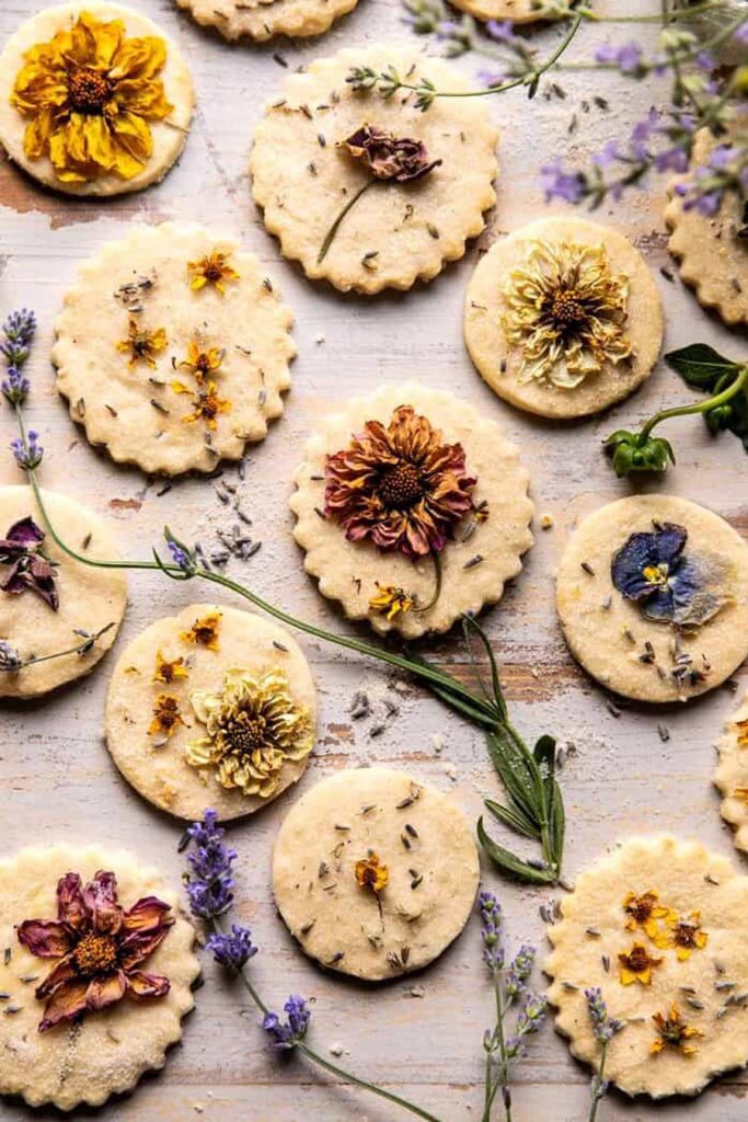 GALLETAS DE AZÚCAR DE LAVANDA Y LIMÓN receta-galletas-mantequilla-683x1024 