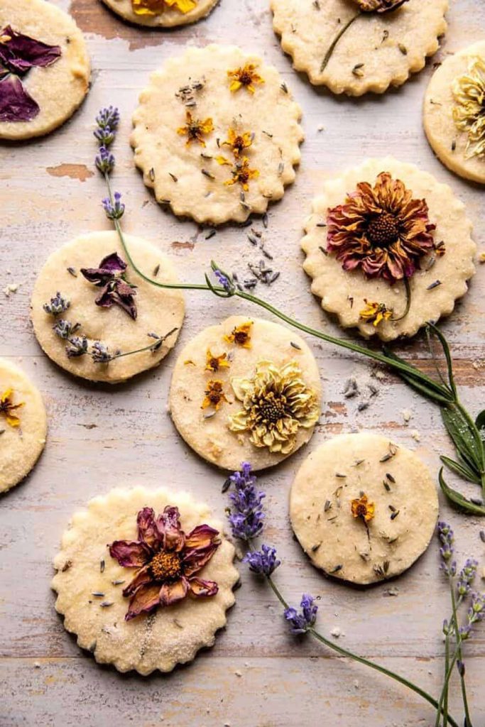 GALLETAS DE AZÚCAR DE LAVANDA Y LIMÓN regalo-boda-galletas-683x1024 