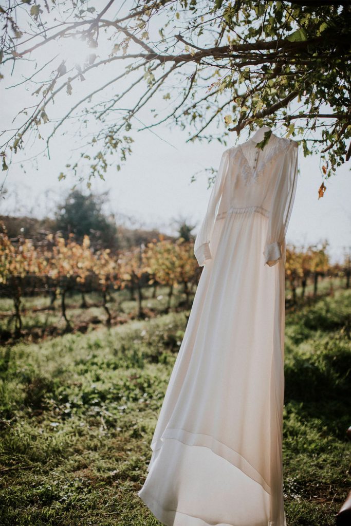 UNA BODA DE OTOÑO EN LA CAMPIÑA ITALIANA vestido-novia-otono-683x1024 