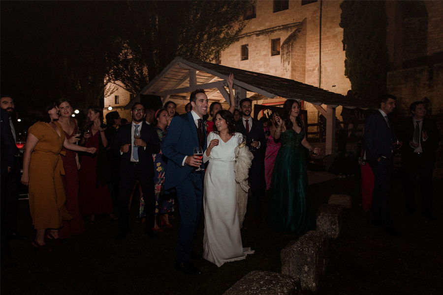 MARÍA & RUBÉN: UN ENLACE OTOÑAL AL MÁS PURO ESTILO VASCO boda-fiesta 