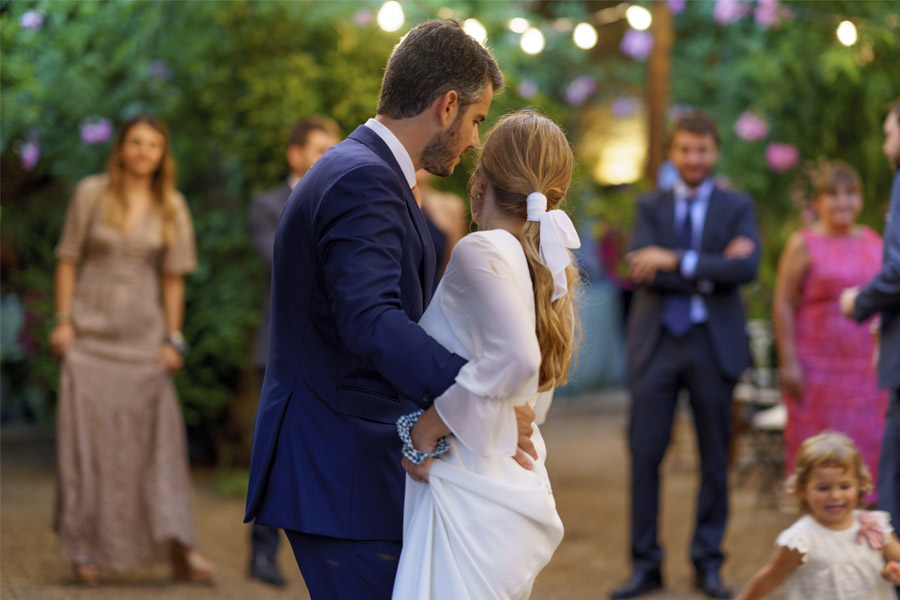 ALBERT Y NURIA: BODA EN EL EMPORDÀ baile-novios-1 