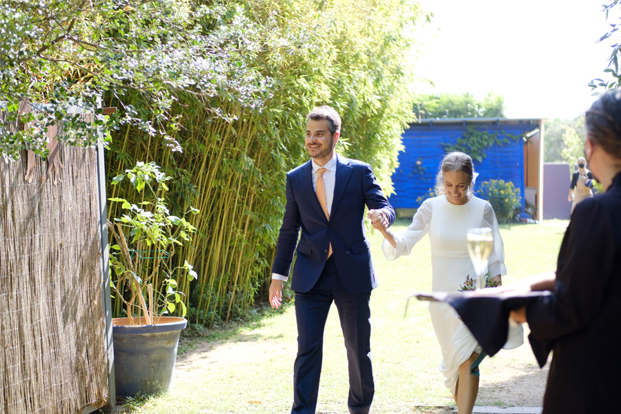 ALBERT Y NURIA: BODA EN EL EMPORDÀ llegada-novios-1 