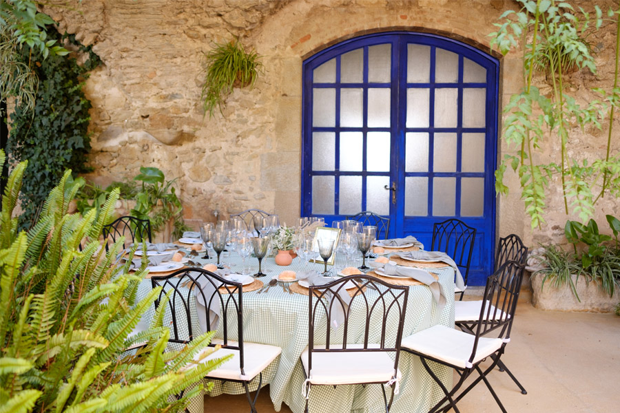 ALBERT Y NURIA: BODA EN EL EMPORDÀ mesa-banquete-boda 