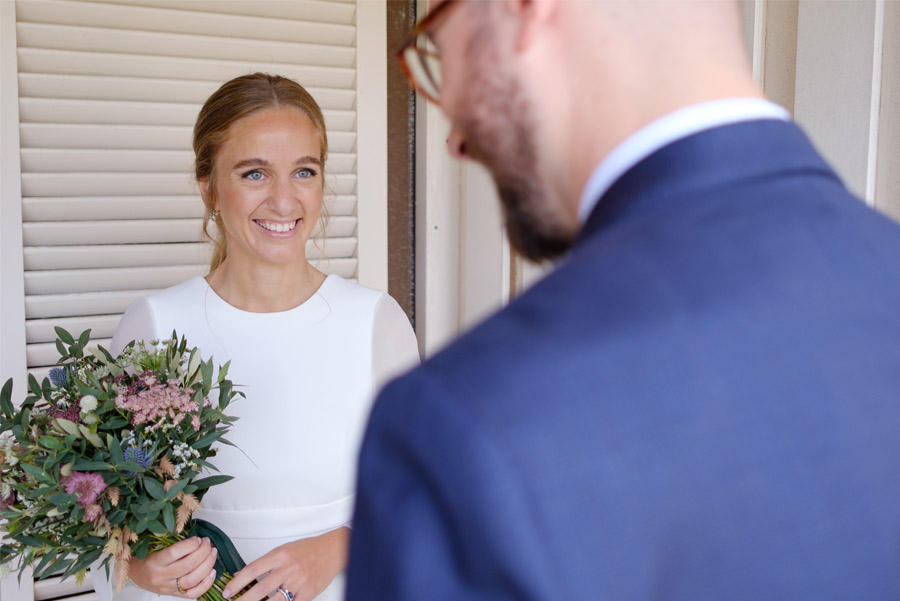 ALBERT Y NURIA: BODA EN EL EMPORDÀ novia-ramo-2 