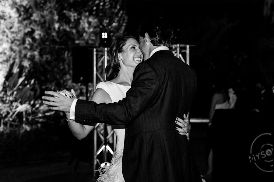 AURORA & JAVI: VERANO EN MARBELLA novios-baile 