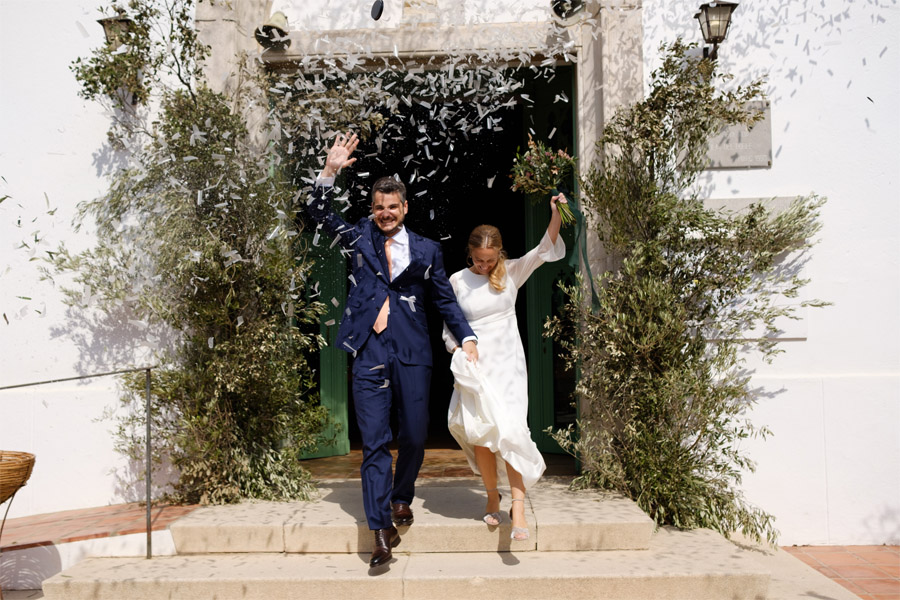 ALBERT Y NURIA: BODA EN EL EMPORDÀ salida-novios-1 