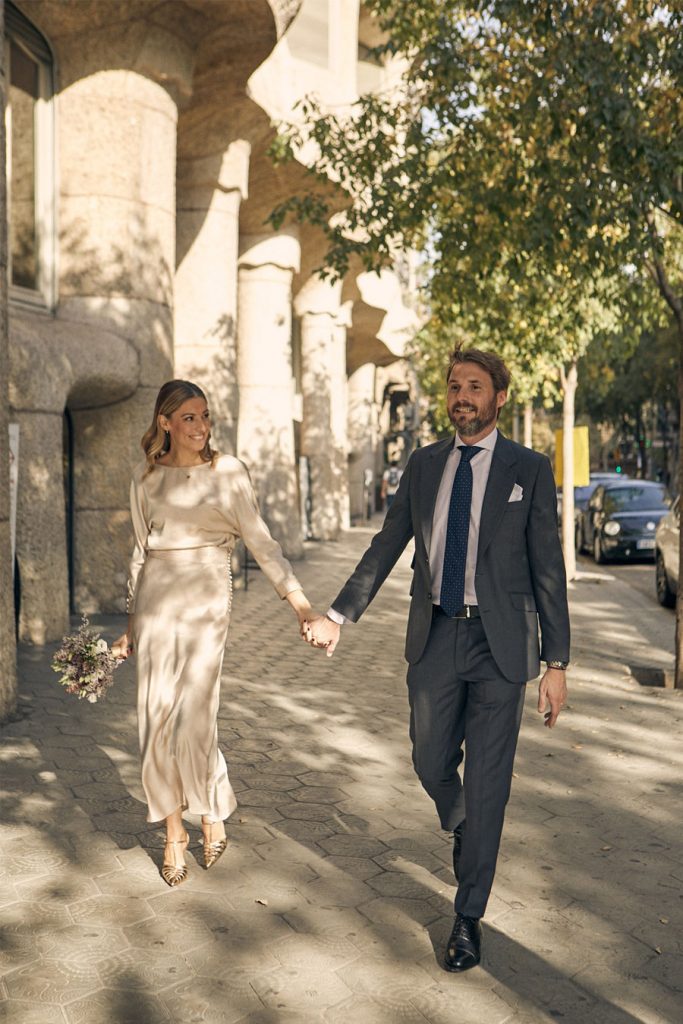 3 NOVIAS DE ZARA QUE TRIUNFARON CON SUS VESTIDOS LOW COST vestido-de-novia-zara-683x1024 