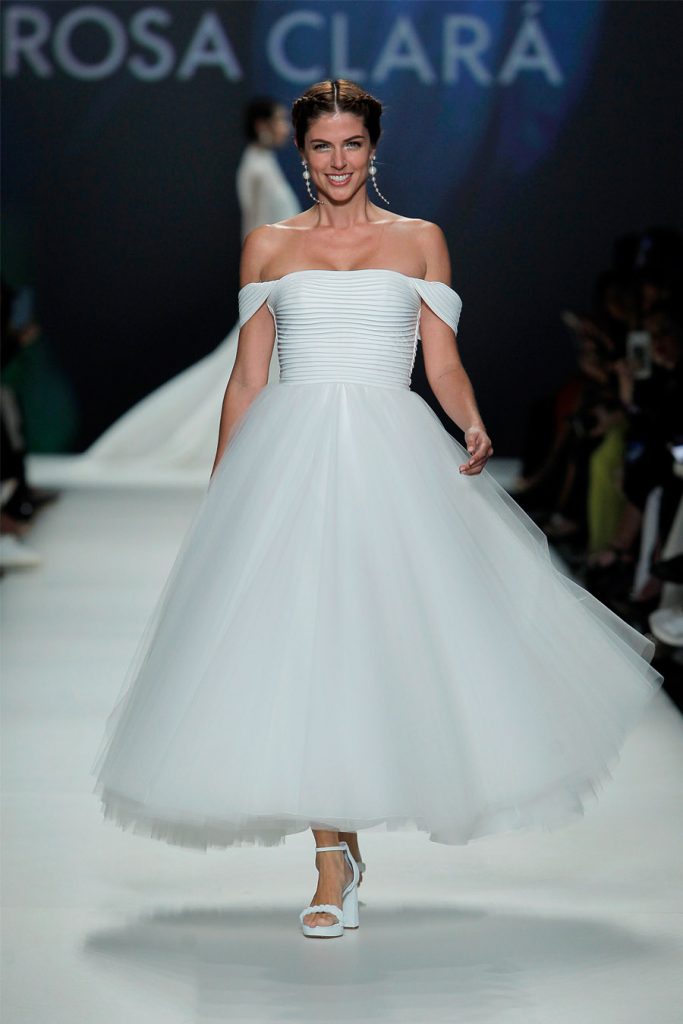 ROSA CLARÁ PRESENTA SU COLECCIÓN 2023 EN LA BARCELONA BRIDAL FASHION WEEK stephanie-cayo-rosa-clara-683x1024 