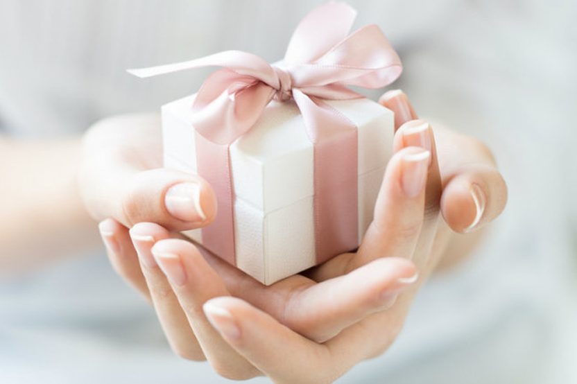 <strong>CINCO IDEAS DE REGALOS PARA PADRES EN TU BODA</strong>