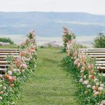 CAMINOS DE FLORES EN LA CEREMONIA