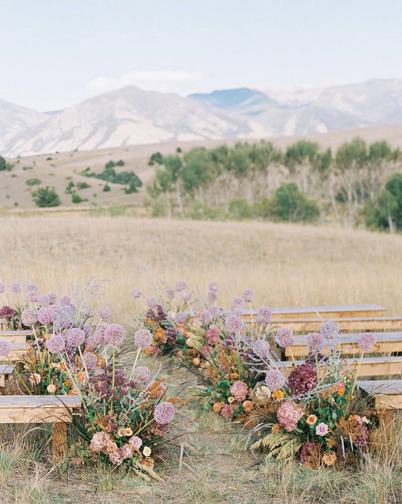 CAMINOS DE FLORES EN LA CEREMONIA camino-flores-boda-rustica-817x1024 