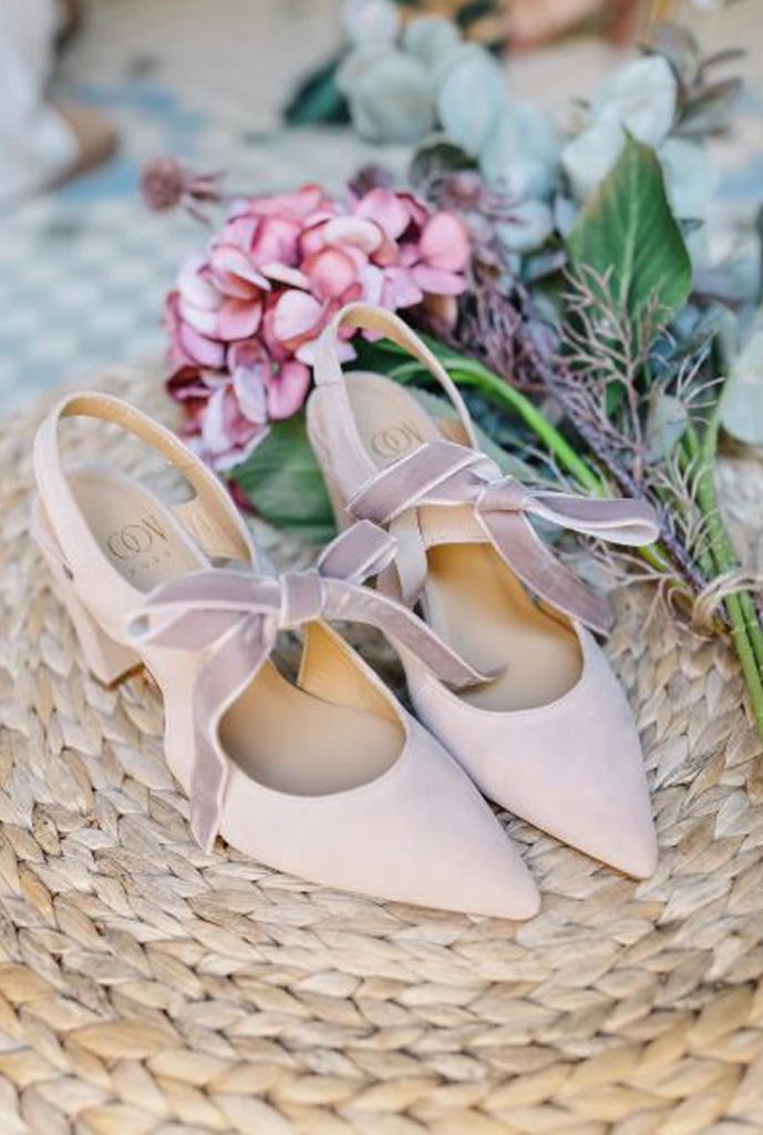 <strong>5 ZAPATOS DE NOVIA QUE QUERRÁS PONERTE INCLUSO DESPUÉS DE LA BODA</strong> novias-zapatos-689x1024 