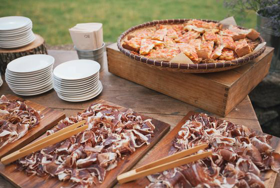 CUÁNTOS JAMONES NECESITAS PARA UNA BODA boda-cortador-jamon 