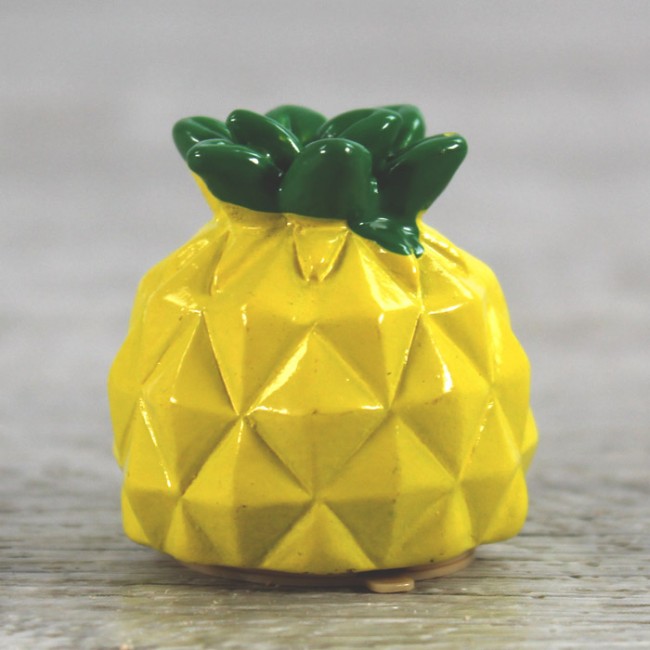 Bálsamo labial piña: Refrescante y tropical