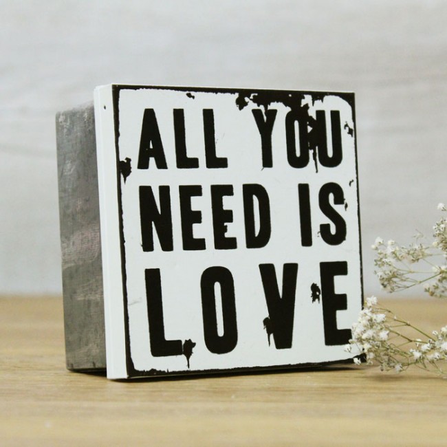 Cajita de metal all you need is love: Decoración vintage