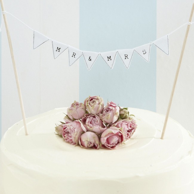 Figura para tarta nupcial banderines Mr & Mrs