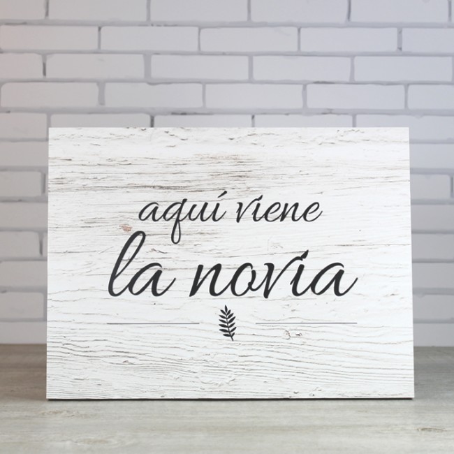 Cartel aquí viene la novia: Decoración y detalles