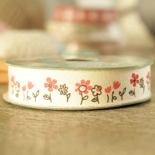 Cinta de flores rojas: Detalles boda