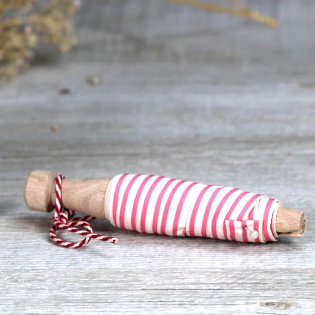 Cinta de tela rayas rojas: Detalles y decoración