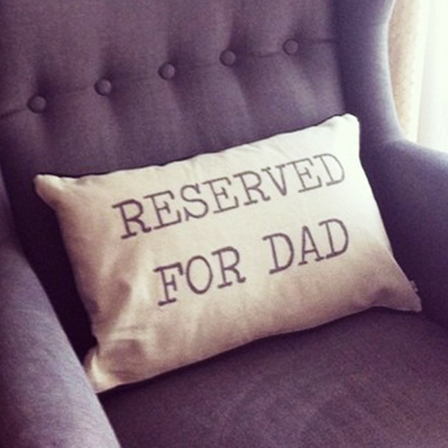 Cojín reserved for Dad: Detalles únicos