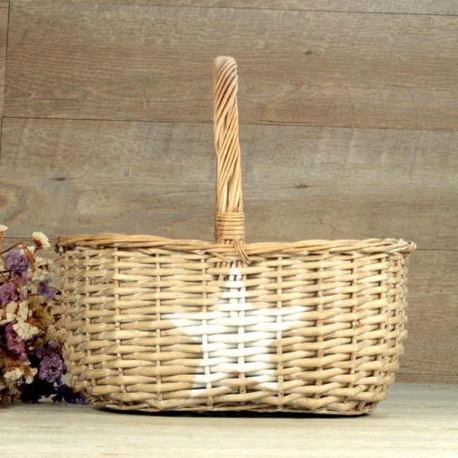 Cesta ovalada de mimbre con estrella: Detalles boda
