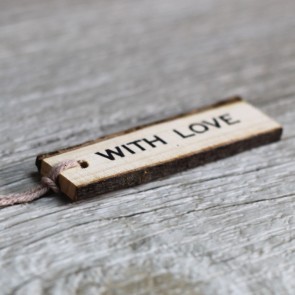 Etiqueta de madera with Love