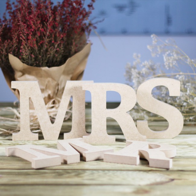 Letras Mr & Mrs madera natural
