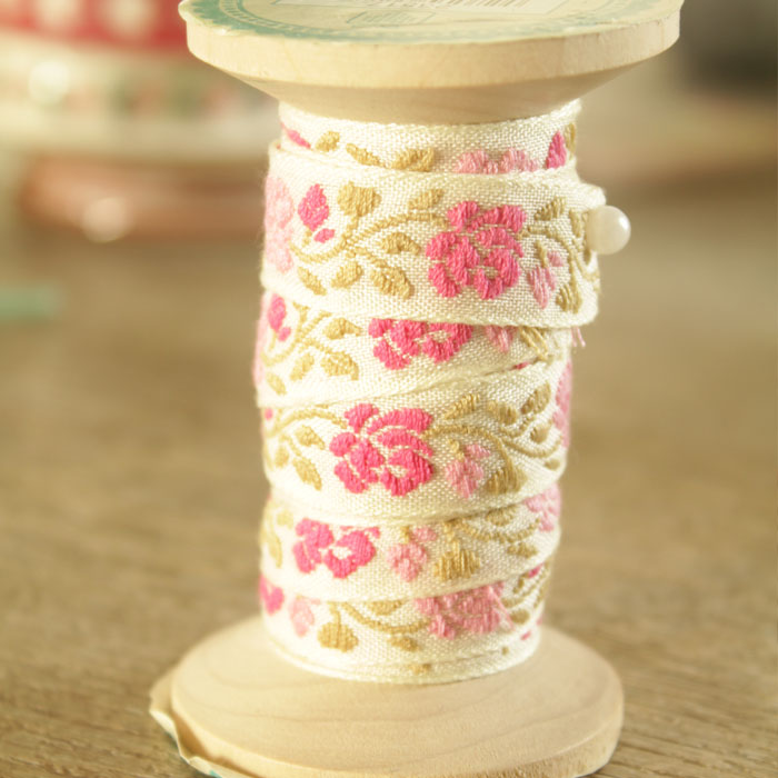 Cinta con flores bordadas | Una Boda Original Cinta con flores bordadas | Una Boda Original