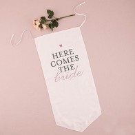 Funda de silla Here Comes the Bride